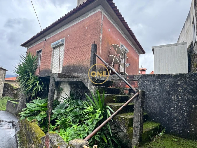 Moradia T4 para Venda em Gemieira