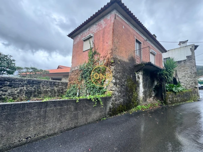 Moradia T4 para Venda em Gemieira Foto 2