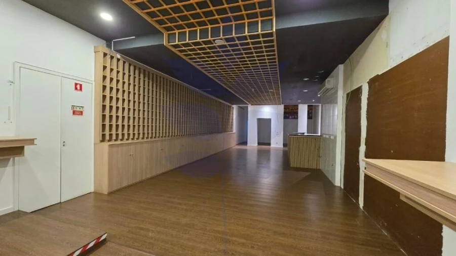 Loja para Arrendamento em Braga (São José de São Lázaro e São João do Souto) Foto 11