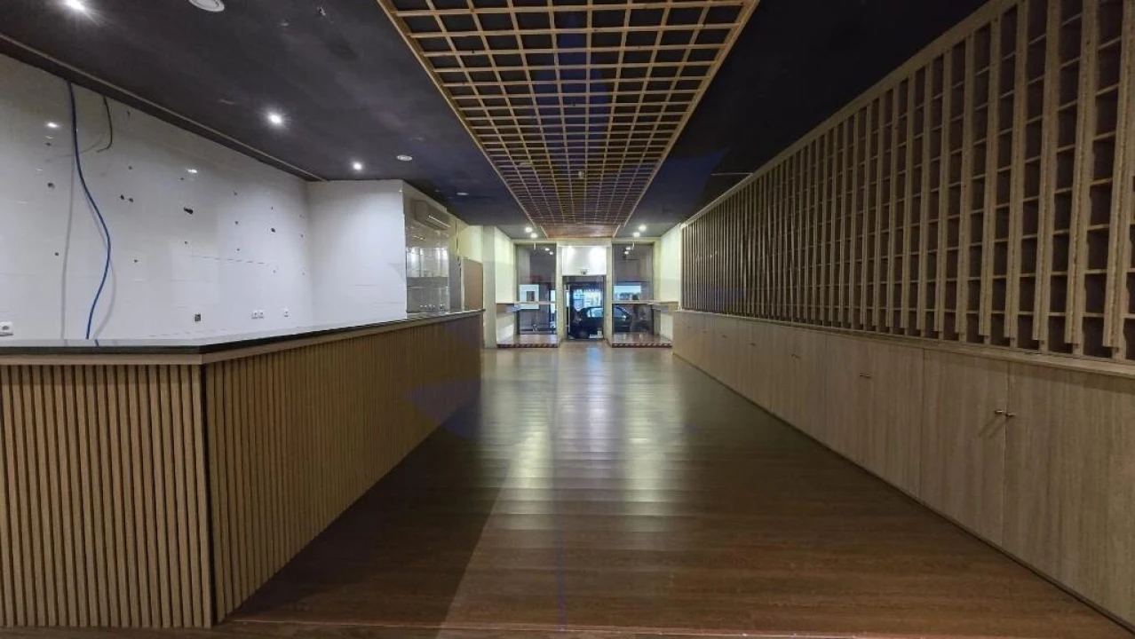 Loja para Arrendamento em Braga (São José de São Lázaro e São João do Souto) Foto 6