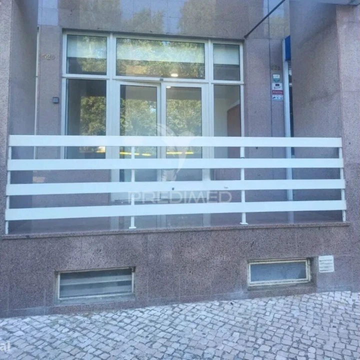 Loja para Venda em Queluz e Belas Foto 1