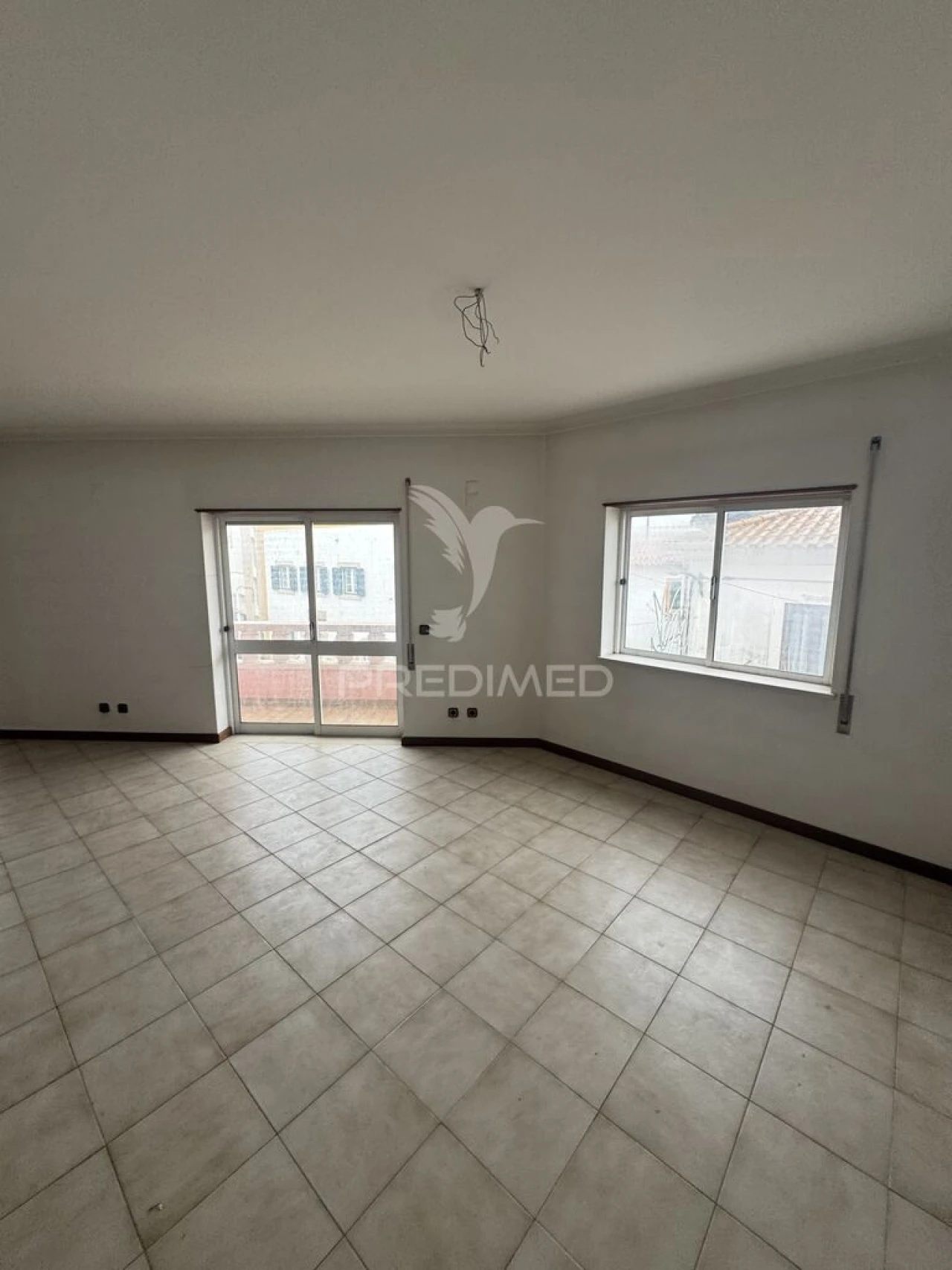 Loja para Venda em Arrimal e Mendiga Foto 3