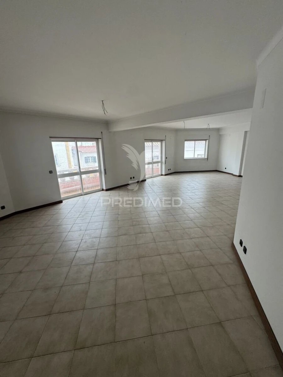 Loja para Venda em Arrimal e Mendiga Foto 9