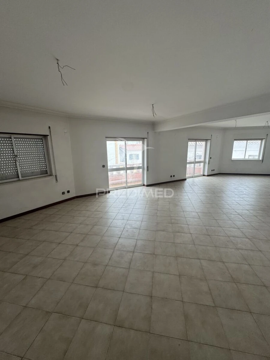 Loja para Venda em Arrimal e Mendiga Foto 7