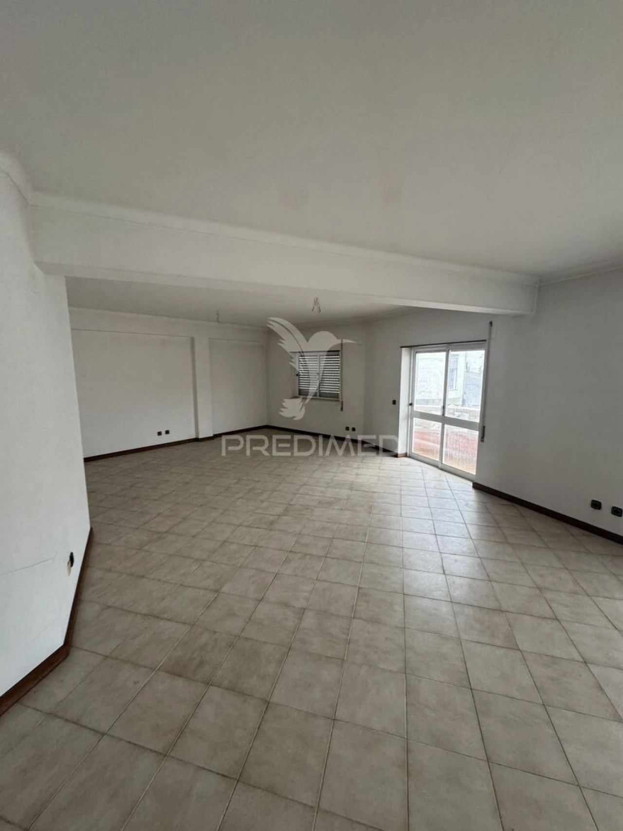 Loja para Venda em Arrimal e Mendiga Foto 4