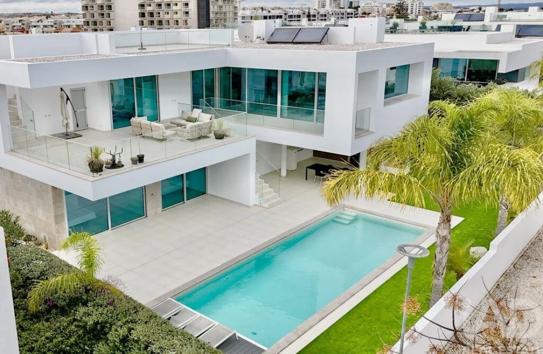 Moradia T3 para Venda em Lagos (São Sebastião e Santa Maria) Foto 1