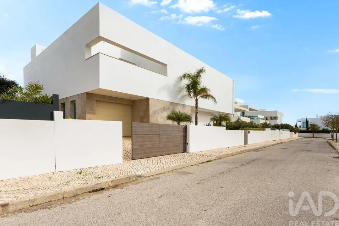 Moradia T3 para Venda em Lagos (São Sebastião e Santa Maria) Foto 2