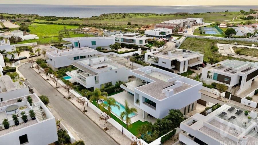 Moradia T3 para Venda em Lagos (São Sebastião e Santa Maria) Foto 28