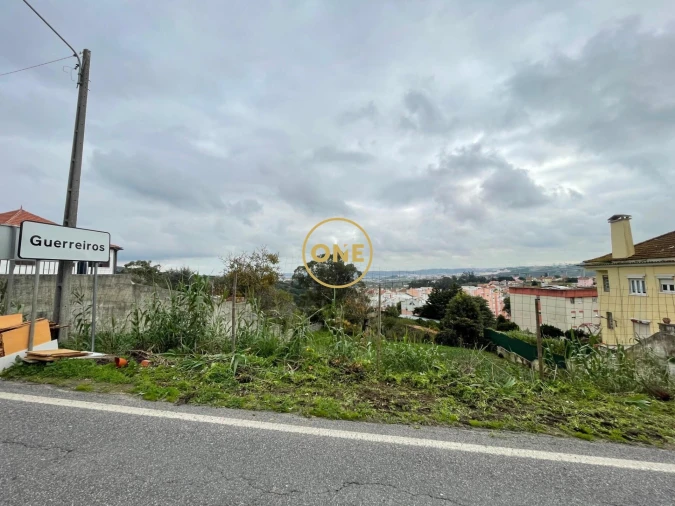 Terreno para Venda em Loures Foto 3