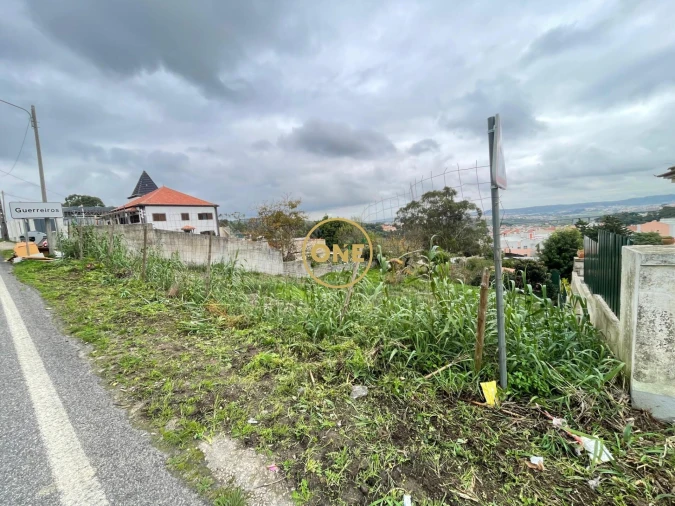 Terreno para Venda em Loures