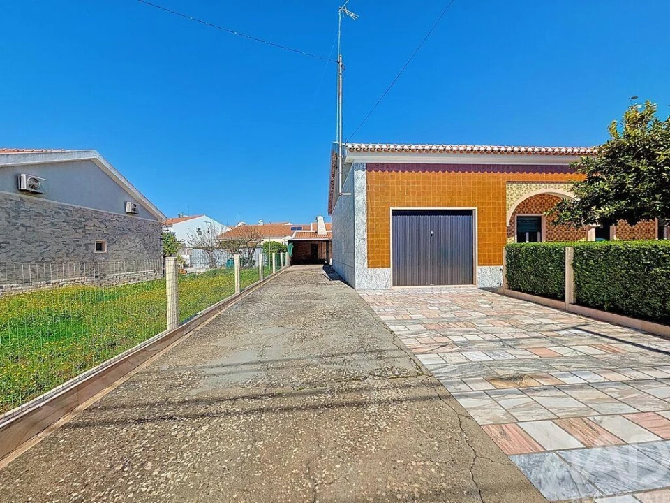 Moradia T3 para Venda em Rio de Moinhos Foto 3