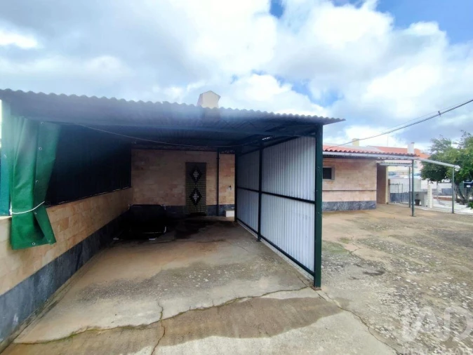 Moradia T3 para Venda em Rio de Moinhos Foto 29