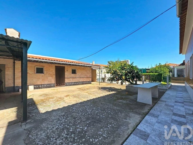 Moradia T3 para Venda em Rio de Moinhos Foto 37