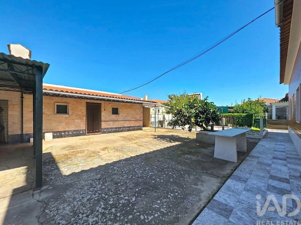 Moradia T3 para Venda em Rio de Moinhos Foto 37