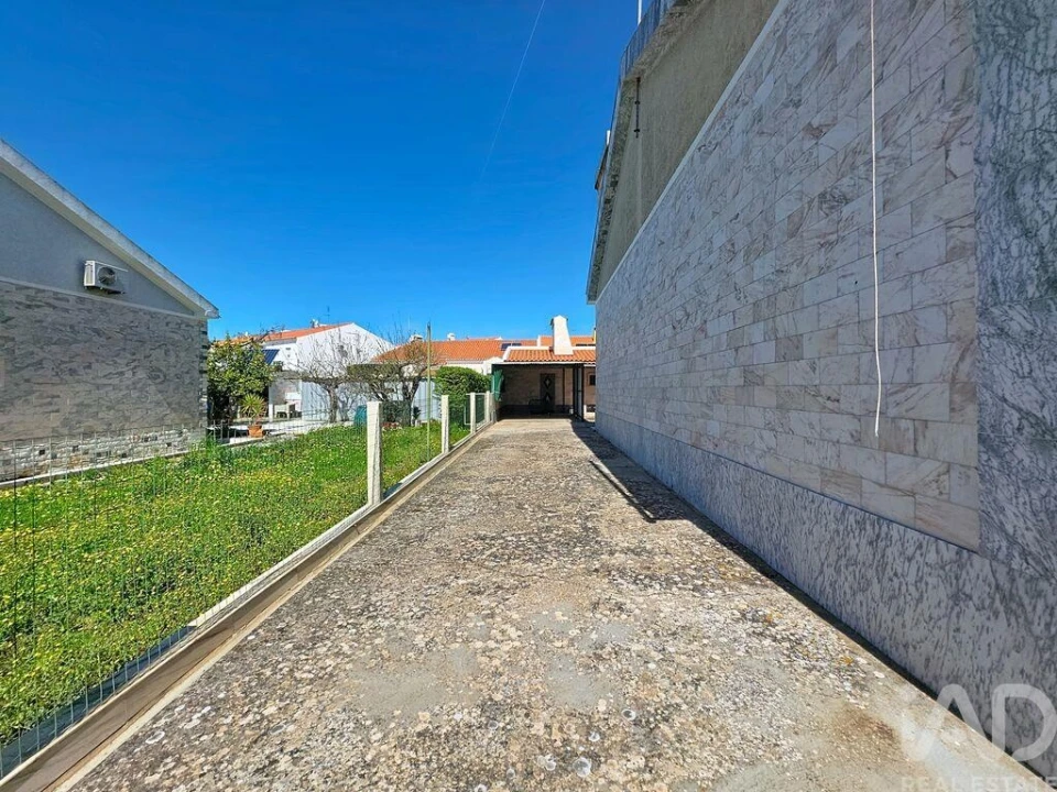 Moradia T3 para Venda em Rio de Moinhos Foto 11