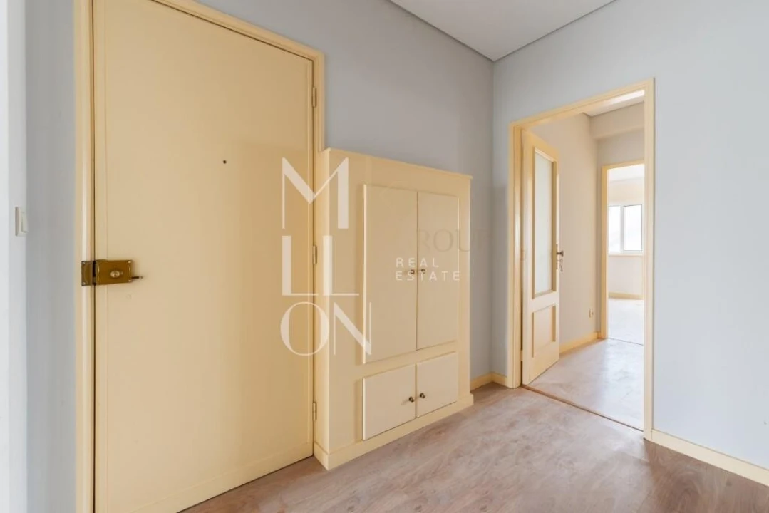 Apartamento T2 para Venda em Lordelo do Ouro e Massarelos Foto 2