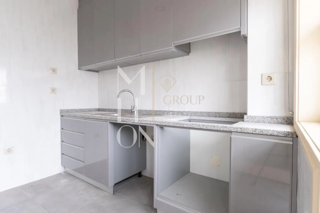 Apartamento T2 para Venda em Lordelo do Ouro e Massarelos Foto 17