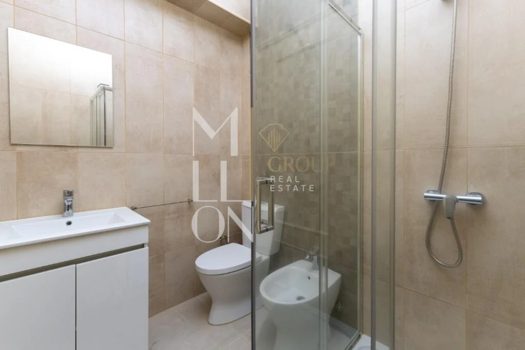 Apartamento T2 para Venda em Lordelo do Ouro e Massarelos Foto 5