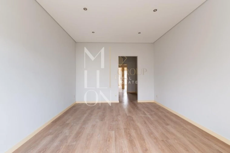 Apartamento T2 para Venda em Lordelo do Ouro e Massarelos Foto 4