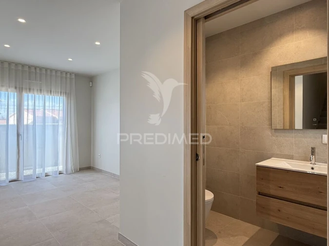 Moradia T2 para Venda em Fatima Foto 6