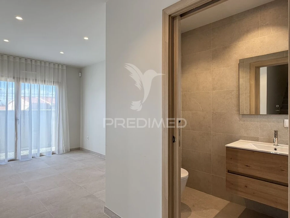 Moradia T2 para Venda em Fatima Foto 6