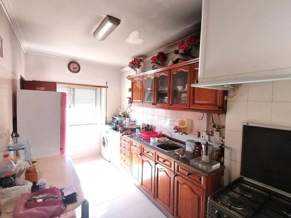 Apartamento T2 para Venda em Rio de Mouro Foto 2