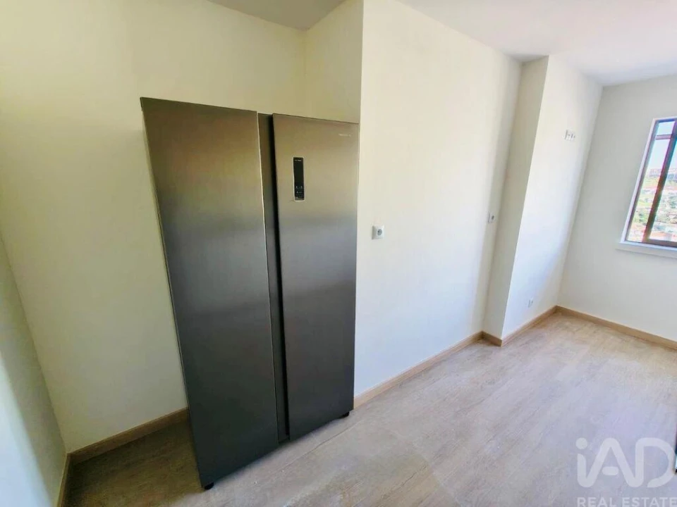 Apartamento T3 para Venda em Queluz e Belas Foto 4