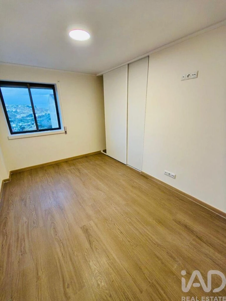 Apartamento T3 para Venda em Queluz e Belas Foto 6