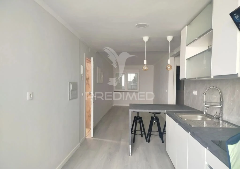 Apartamento T2 para Venda em Benfica Foto 8