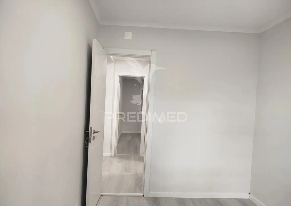 Apartamento T2 para Venda em Benfica Foto 13