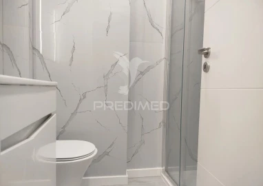 Apartamento T2 para Venda em Benfica