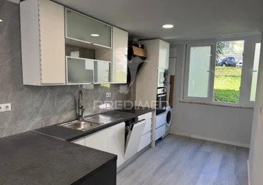 Apartamento T2 para Venda em Benfica