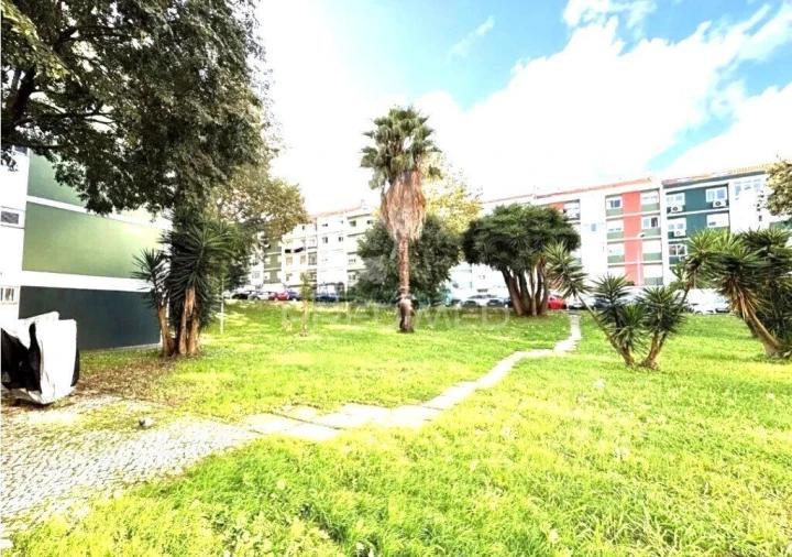 Apartamento T2 para Venda em Benfica Foto 4