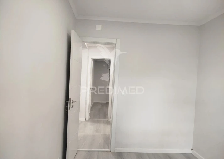 Apartamento T2 para Venda em Benfica Foto 13