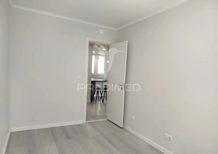 Apartamento T2 para Venda em Benfica Foto 15