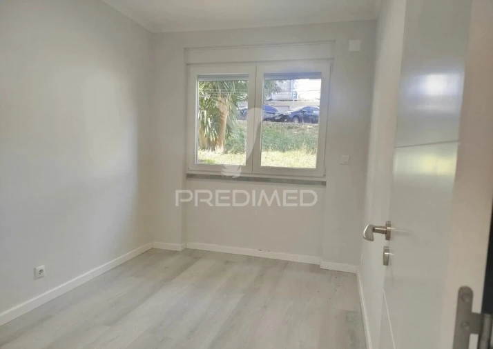 Apartamento T2 para Venda em Benfica Foto 9