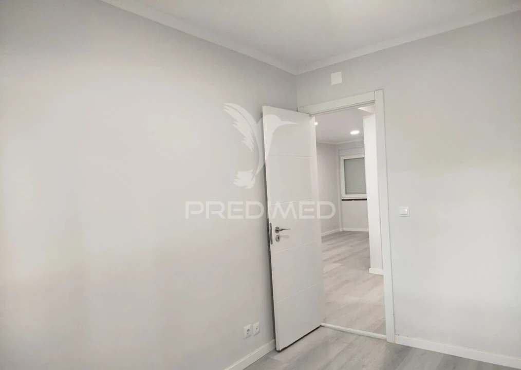 Apartamento T2 para Venda em Benfica Foto 16