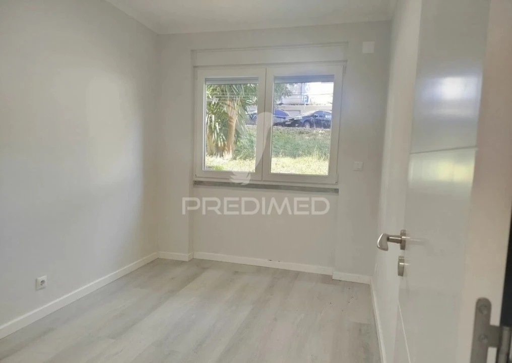 Apartamento T2 para Venda em Benfica Foto 9