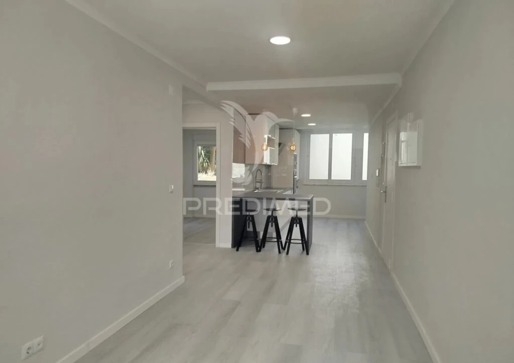 Apartamento T2 para Venda em Benfica Foto 6