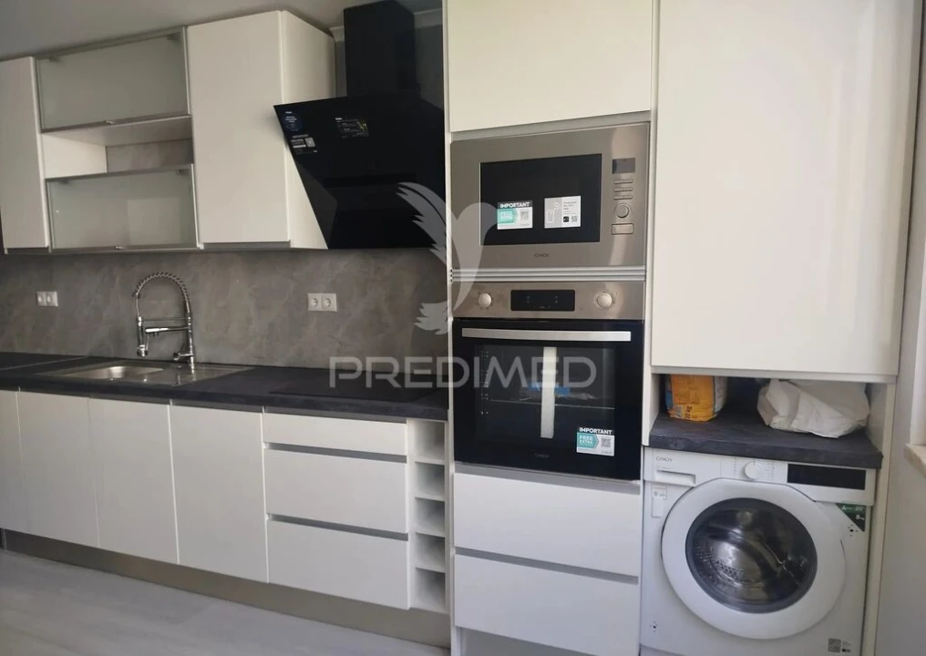 Apartamento T2 para Venda em Benfica Foto 3