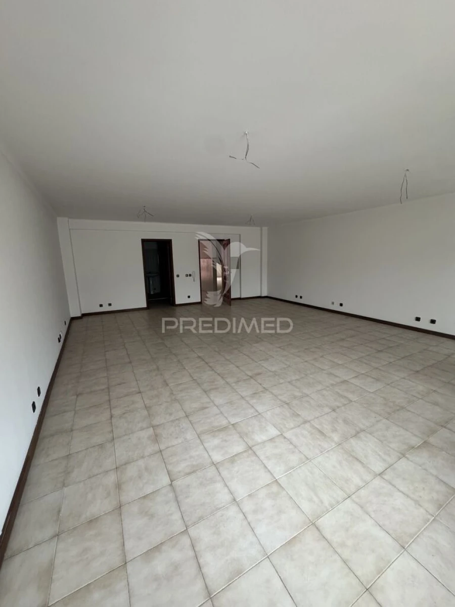 Loja para Venda em Arrimal e Mendiga Foto 8