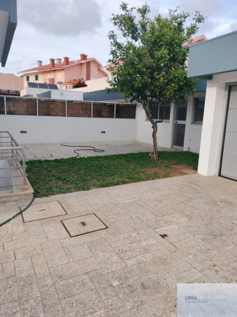 Moradia T4 para Venda em Serzedo e Perosinho