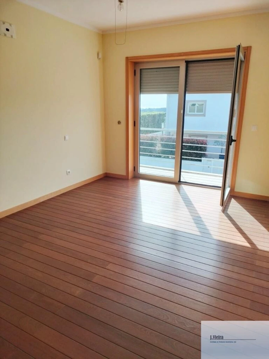 Moradia T4 para Venda em Serzedo e Perosinho Foto 4