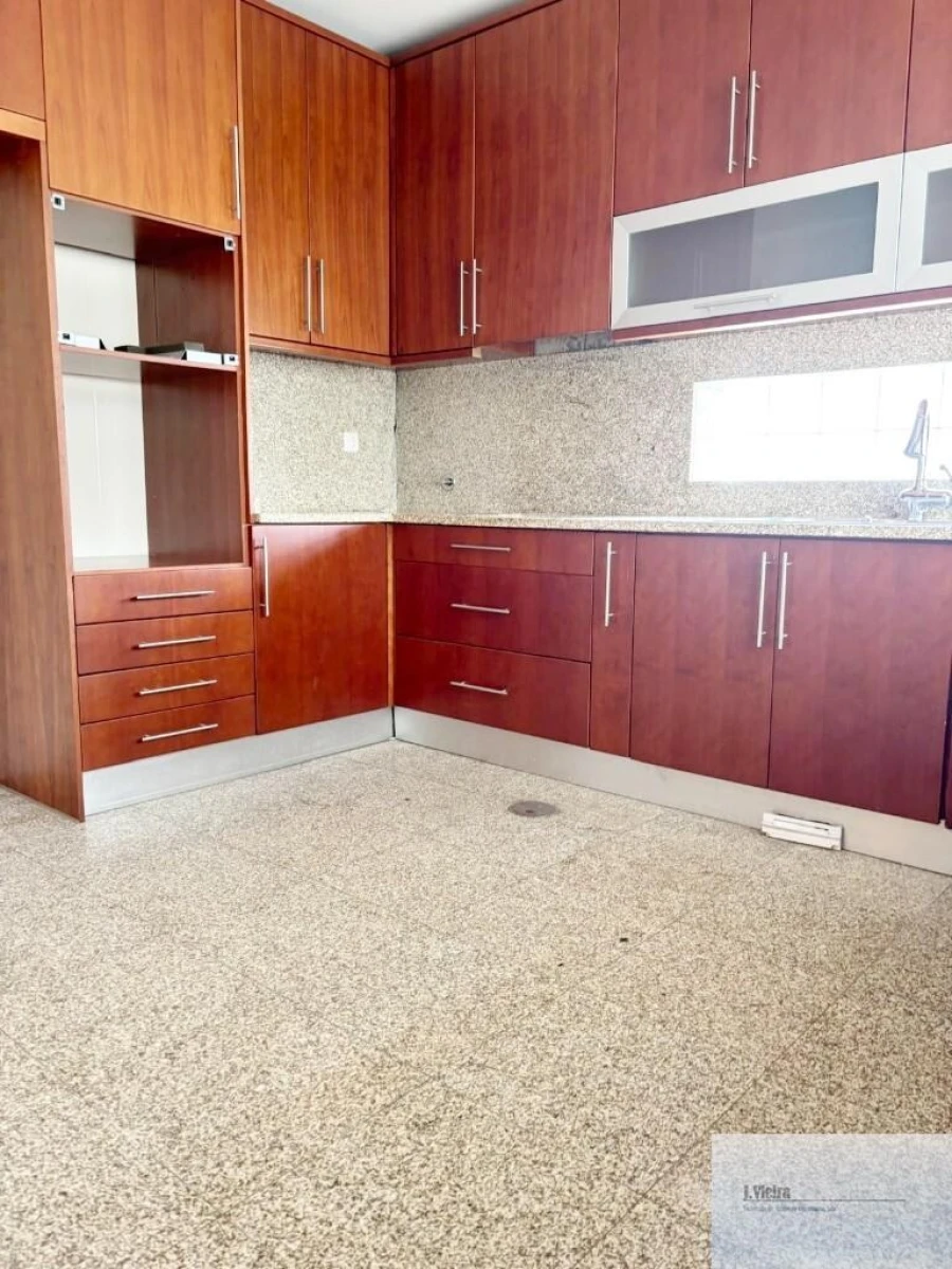 Moradia T4 para Venda em Serzedo e Perosinho Foto 19