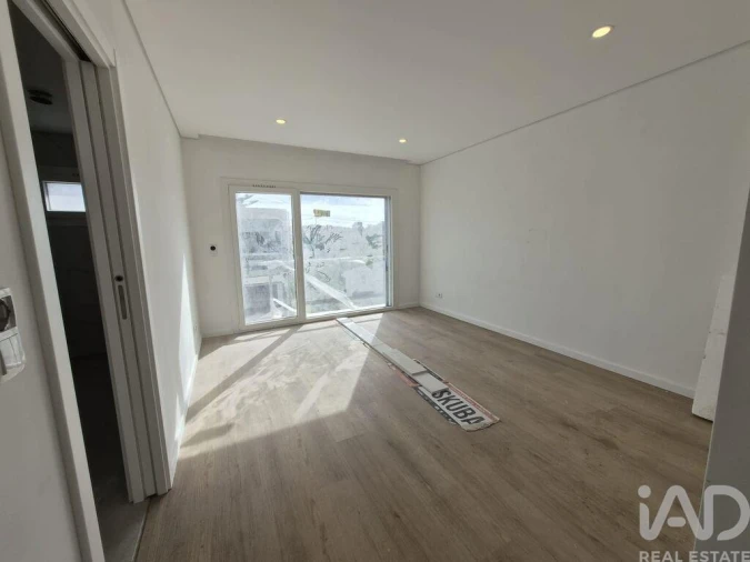 Moradia T4 para Venda em Charneca de Caparica e Sobreda Foto 8