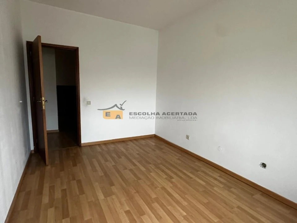Apartamento T2 para Venda em Rio Tinto Foto 12
