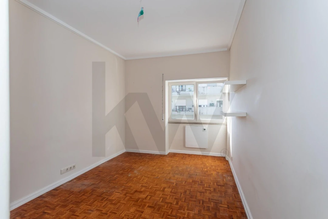 Apartamento T5 para Arrendamento em Santo António Foto 19