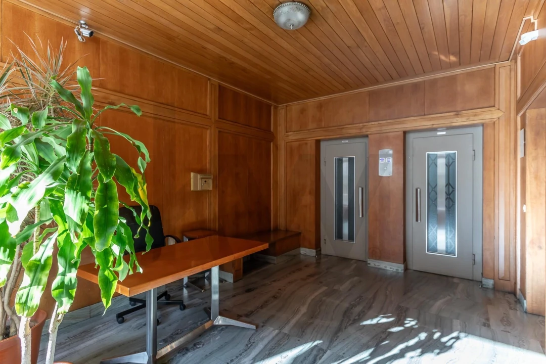 Apartamento T5 para Arrendamento em Santo António Foto 3