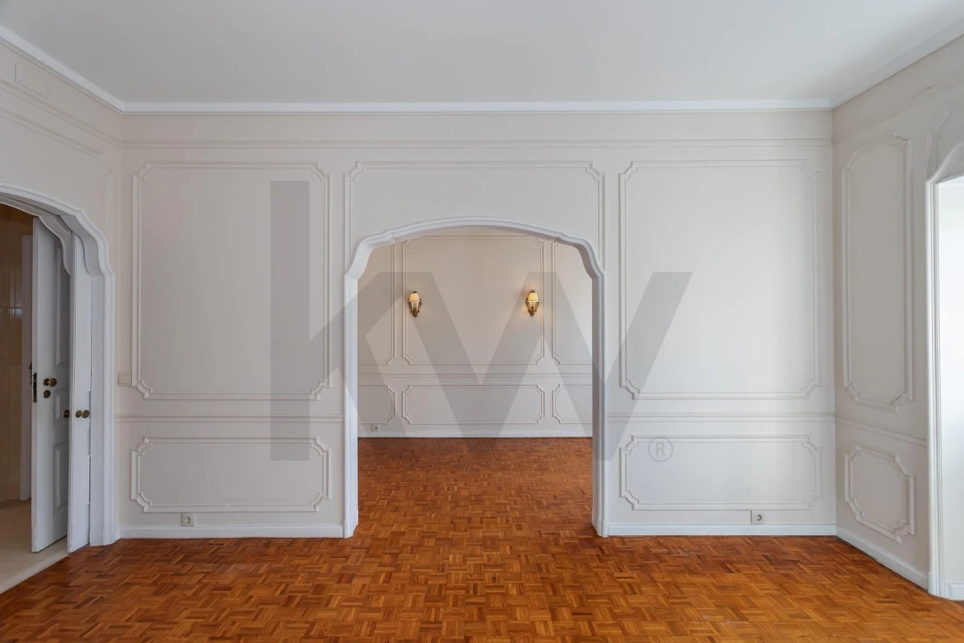 Apartamento T5 para Arrendamento em Santo António Foto 22