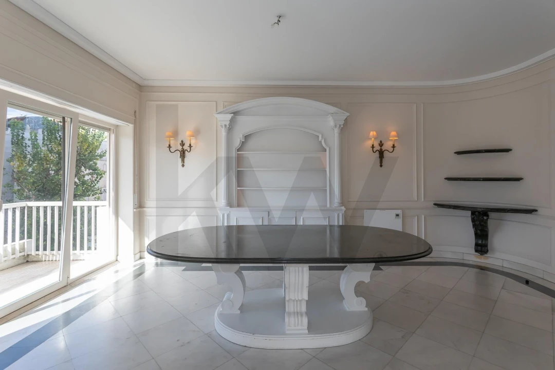 Apartamento T5 para Arrendamento em Santo António Foto 12